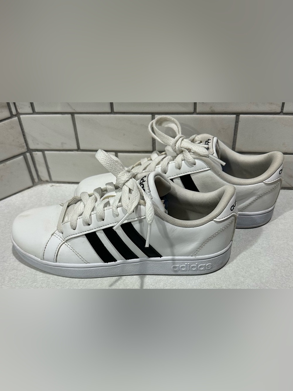 WOMEN'S ADIDAS AW4299 BASELINE NEO SIZE 4.5 WHITE/BLACK CASUAL SNEAKERS SHOES